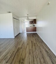 37 Las Brisas Way in Kissimmee, FL - Building Photo - Building Photo