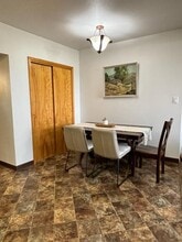 3712 Sagecrest Dr, Unit Room #2 in Elko, NV - Foto de edificio - Building Photo