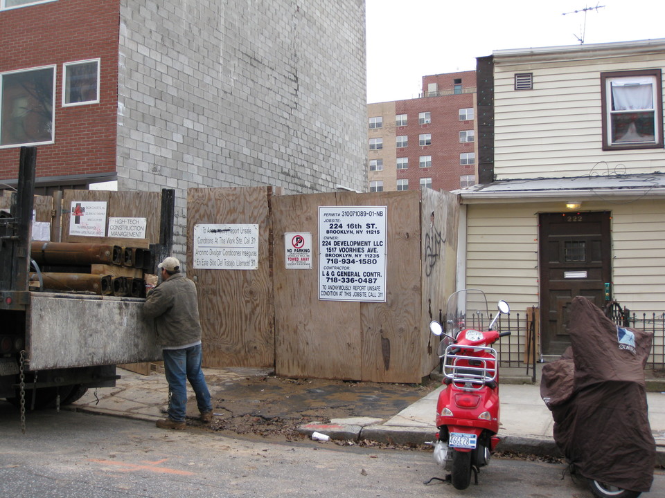 224 16th St in Brooklyn, NY - Building Photo