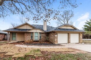 6401 Springfield Dr in Arlington, TX - Building Photo