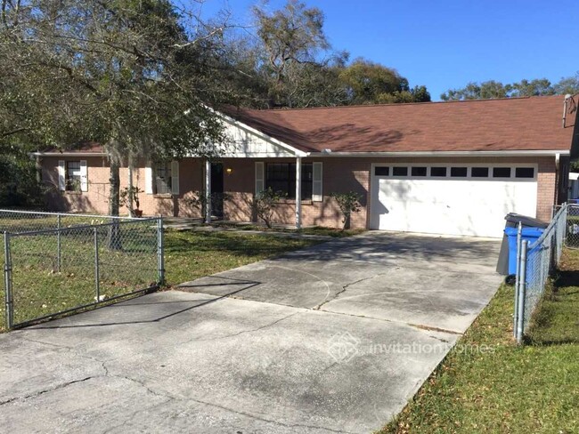 1402 Rowell St in Brandon, FL - Building Photo - Building Photo