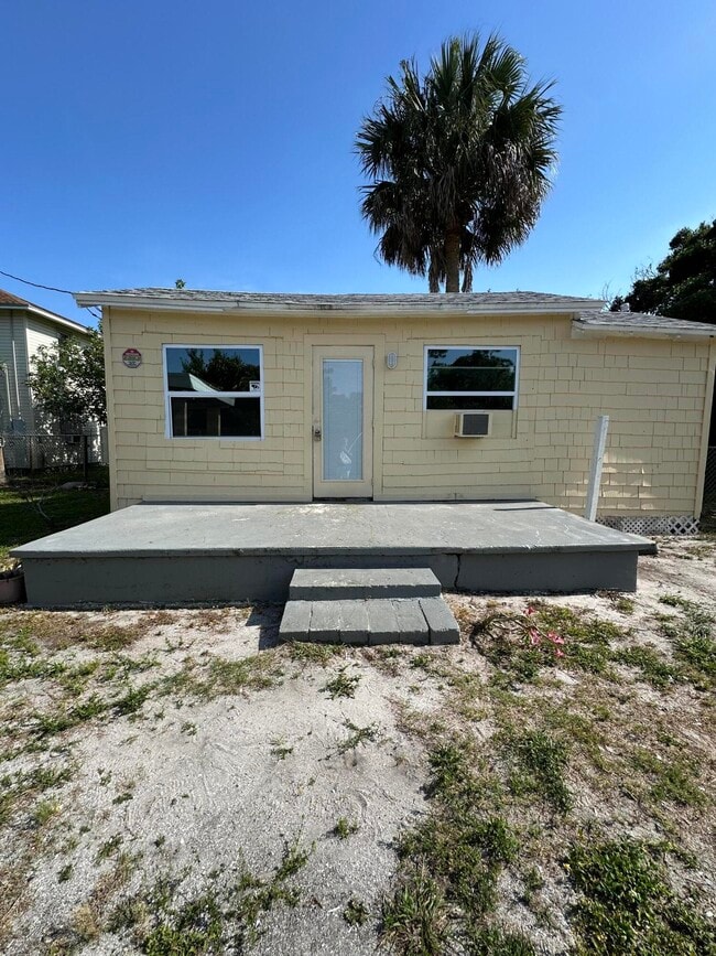 property at 321 N 11th St