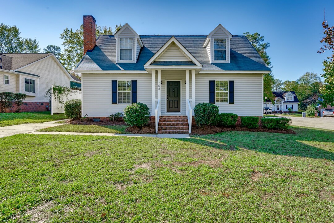 208 Forest Grove Ln in Columbia, SC - Building Photo