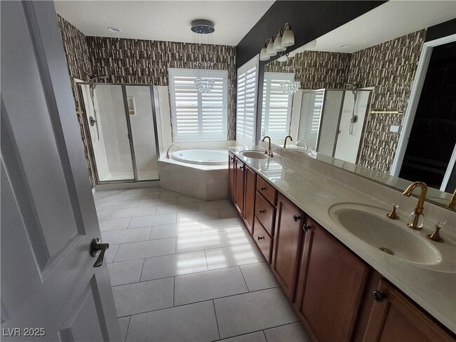 120 Delighted Ave in North Las Vegas, NV - Foto de edificio - Building Photo