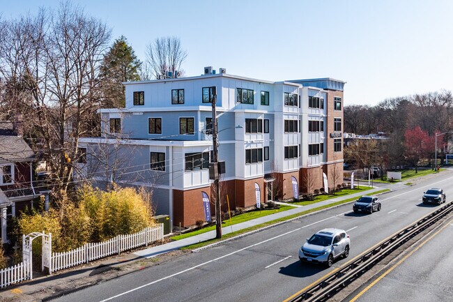Highland Park in Wellesley, MA - Building Photo - Building Photo