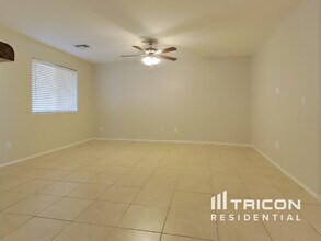 11328 W Hazelwood St in Phoenix, AZ - Building Photo - Building Photo