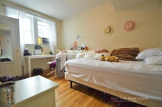 72 Egmont St in Brookline, MA - Foto de edificio - Building Photo