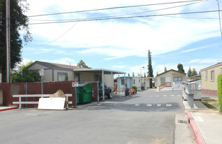 Bela Rosa Mobile Home Park Apartments