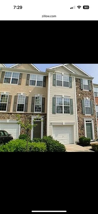189 Hudson Dr in Phoenixville, PA - Foto de edificio