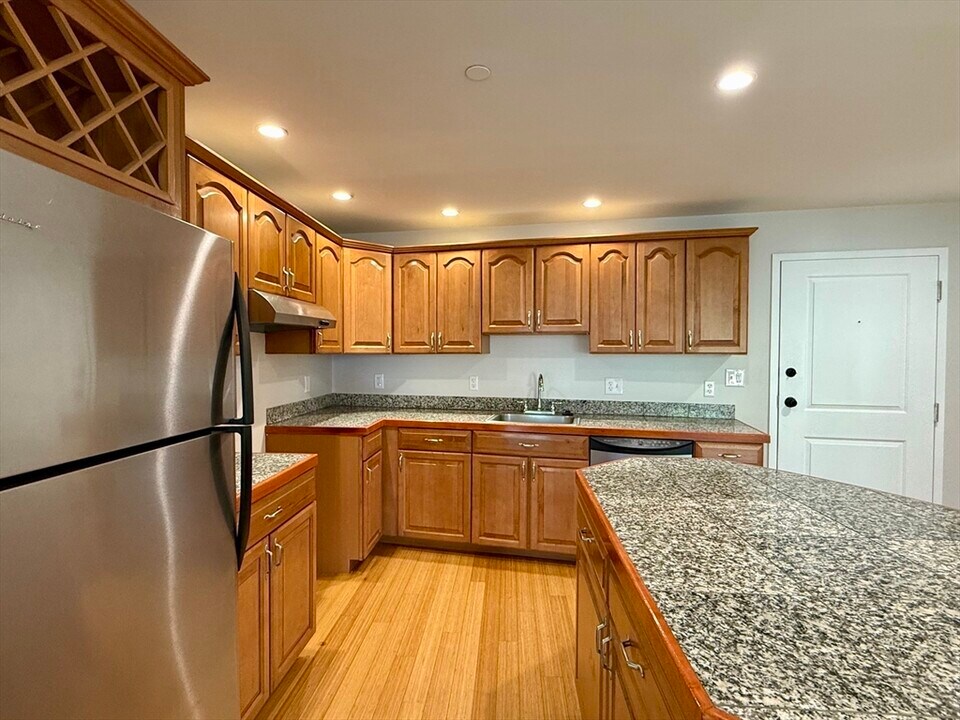 409 Main St in Woburn, MA - Building Photo
