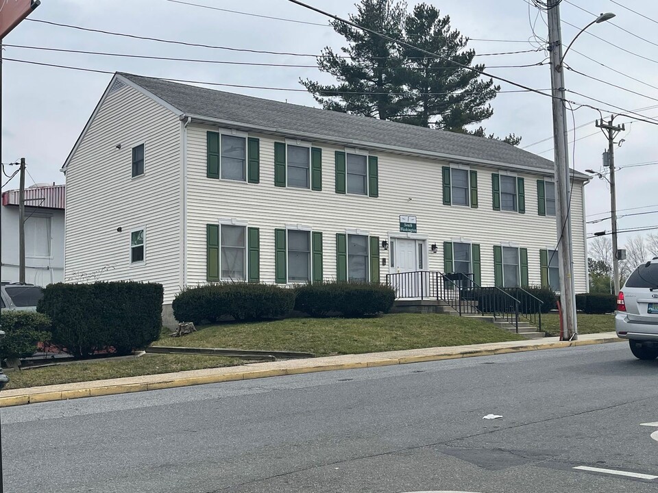 1 S Washington St in Milford, DE - Building Photo