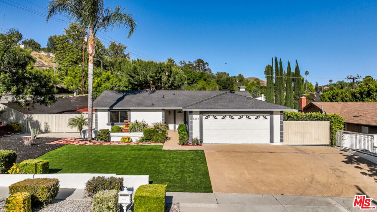 5684 Ruthwood Dr in Calabasas, CA - Foto de edificio