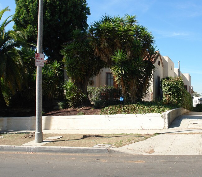 801 Micheltorena St in Los Angeles, CA - Foto de edificio - Building Photo
