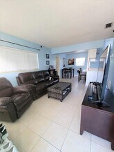 513 Firefly Ln in Apollo Beach, FL - Building Photo - Building Photo