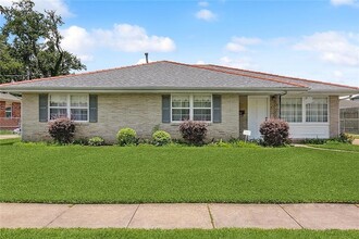 2311 Metairie Ct in Metairie, LA - Building Photo - Building Photo