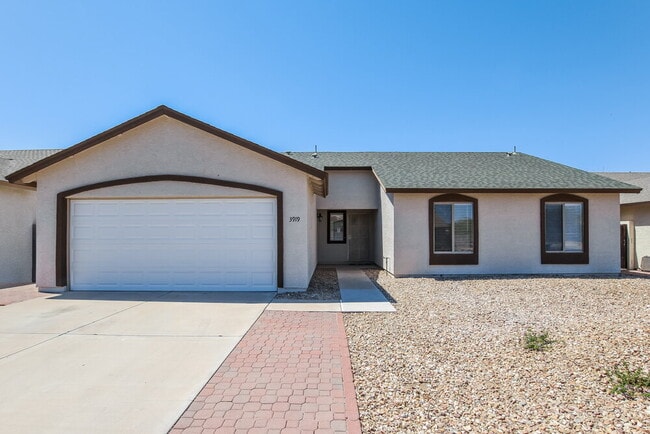 property at 3919 W Abraham Ln