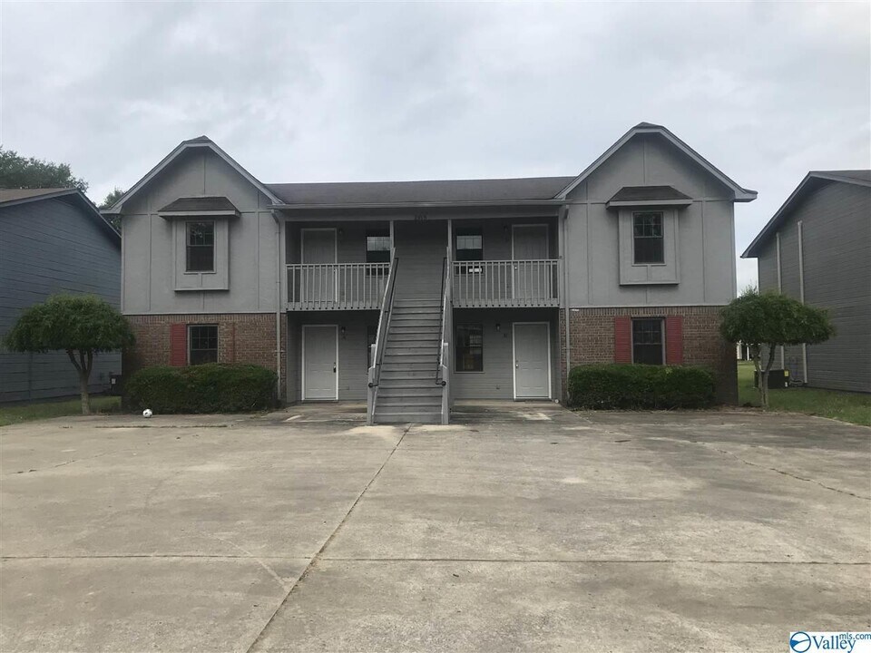 2913 Wimberly Dr SW-Unit -D in Decatur, AL - Building Photo