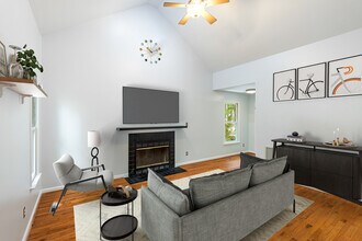 1502 Hollywood St in Durham, NC - Foto de edificio - Building Photo