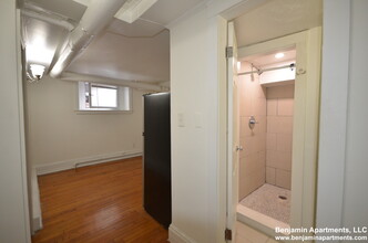 76 Charles St, Unit 2 in Boston, MA - Foto de edificio - Building Photo