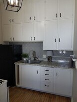 1832 Parmenter St in Middleton, WI - Building Photo