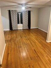 38 Juanita Ave in Huntington, NY - Foto de edificio - Building Photo