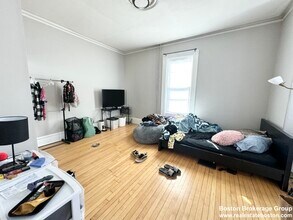 32 Sumner St, Unit 1 in Boston, MA - Foto de edificio - Building Photo