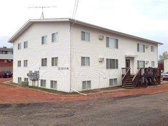 Hill View in Watford City, ND - Foto de edificio