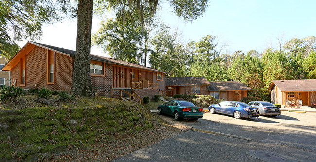 Golden Leaf Apartments in Quincy, FL - Building Photo - Building Photo