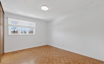 704 Brock St S in Whitby, ON - Building Photo - Building Photo