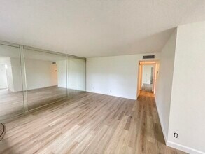 306 Burgundy G in Delray Beach, FL - Building Photo - Building Photo