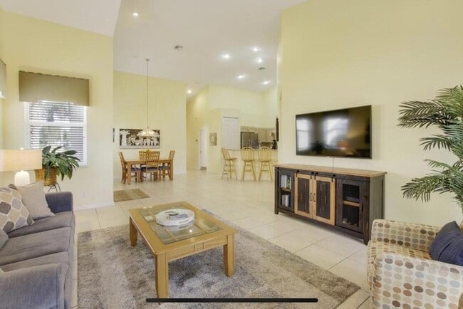 9333 World Cup Way in Port St. Lucie, FL - Foto de edificio - Building Photo