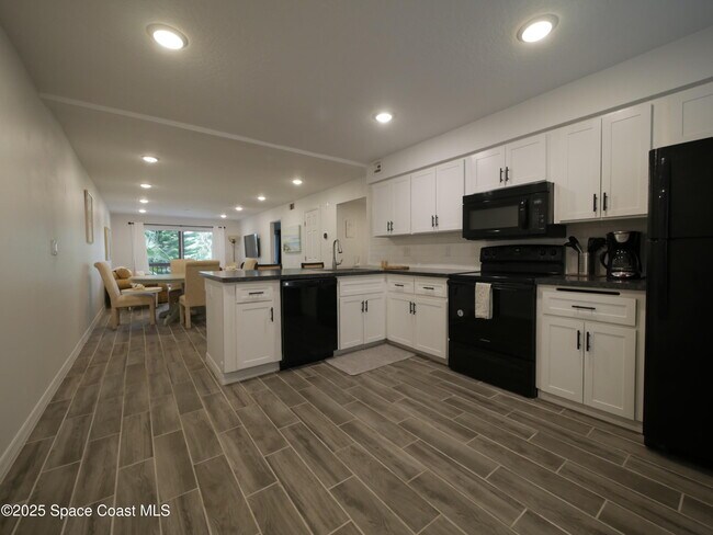 1318 S Miramar Ave in Indialantic, FL - Building Photo - Building Photo