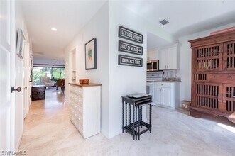 1080 6th St S in Naples, FL - Building Photo - Building Photo