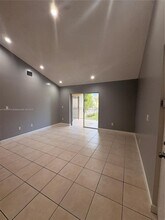 18850 NW 57th Ave in Hialeah, FL - Foto de edificio - Building Photo