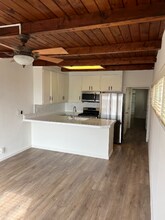 4015 Crest Dr, Unit A in Manhattan Beach, CA - Building Photo - Building Photo