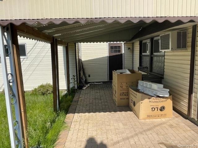 2 Butler Ln in Levittown, NY - Building Photo - Building Photo