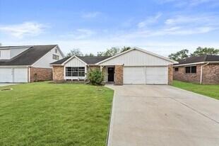 11623 Carvel Ln in Houston, TX - Building Photo