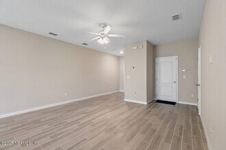 1111 Beach Dune Dr in Jacksonville, FL - Foto de edificio - Building Photo