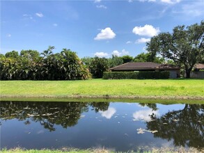 11018 Royal Palm Blvd, Unit 2-4 in Coral Springs, FL - Building Photo - Building Photo