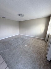 5212 Thyme Ln in Bakersfield, CA - Building Photo - Building Photo