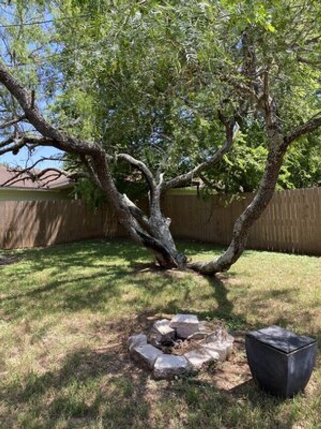 222 Craddock Ave in San Marcos, TX - Building Photo - Building Photo