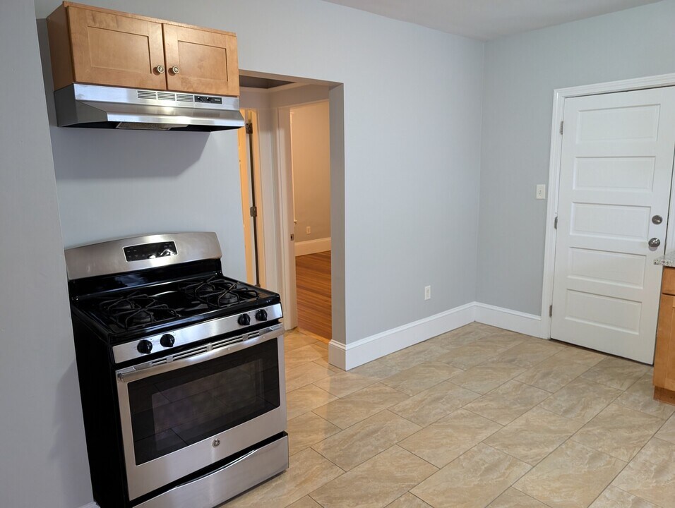 11 Belmont St in Everett, MA - Building Photo