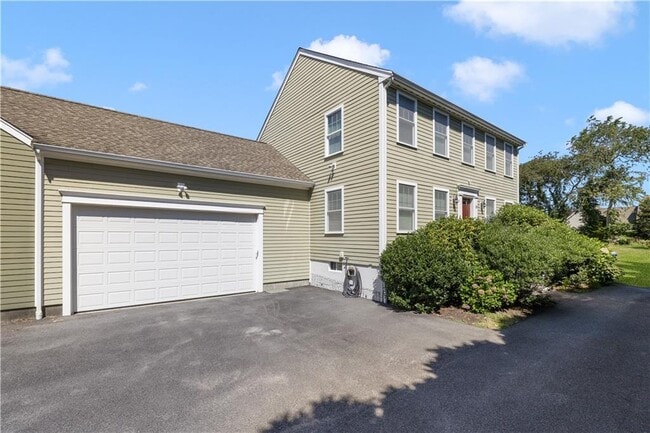 20 Vanderbilt Ln in Portsmouth, RI - Building Photo - Building Photo