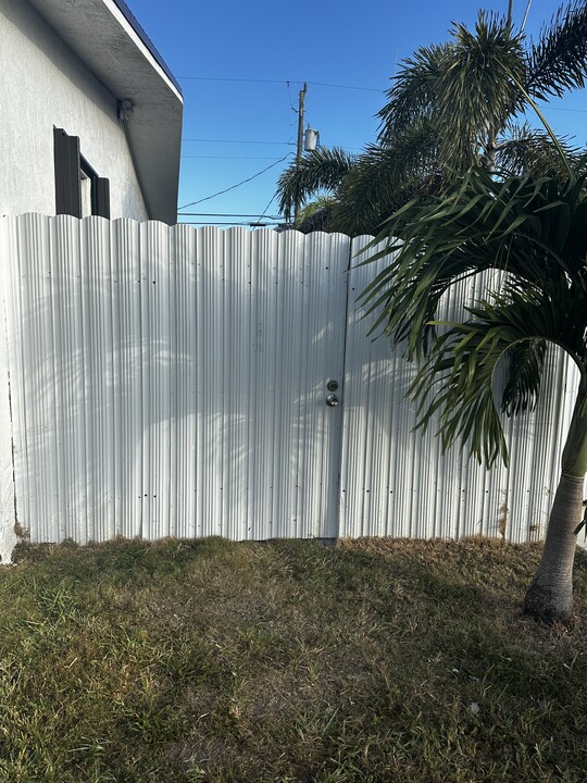 11935 SW 185th Ter in Miami, FL - Building Photo