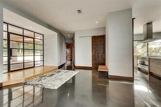 8542 Meadowbrook Dr in Fort Worth, TX - Building Photo - Building Photo