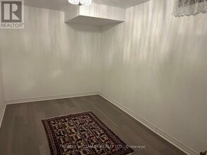 531 Reeves Way Blvd in Whitchurch-Stouffville, ON - Building Photo - Building Photo