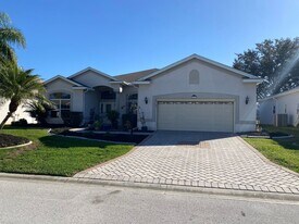 4919 Long Meadow Dr in Leesburg, FL - Building Photo