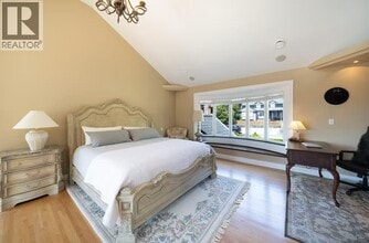 720 Shaw Ave in Coquitlam, BC - Building Photo - Building Photo