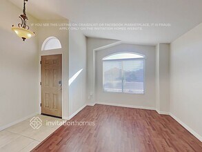 8638 W Davis Rd in Peoria, AZ - Foto de edificio - Building Photo