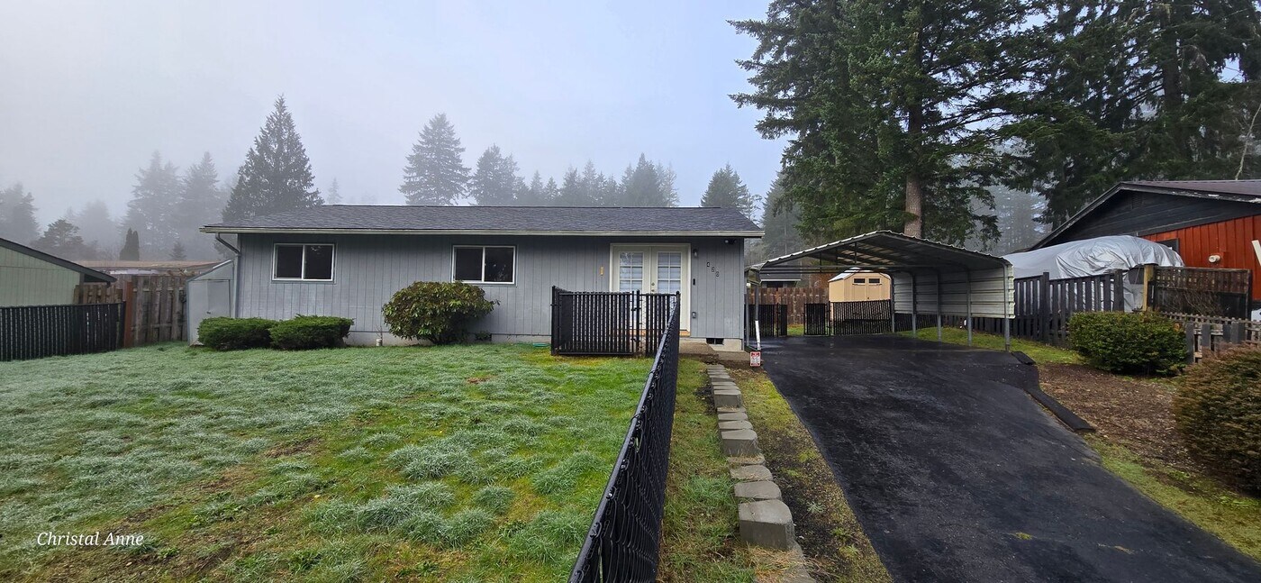 420 NE Schooner Loop in Belfair, WA - Building Photo